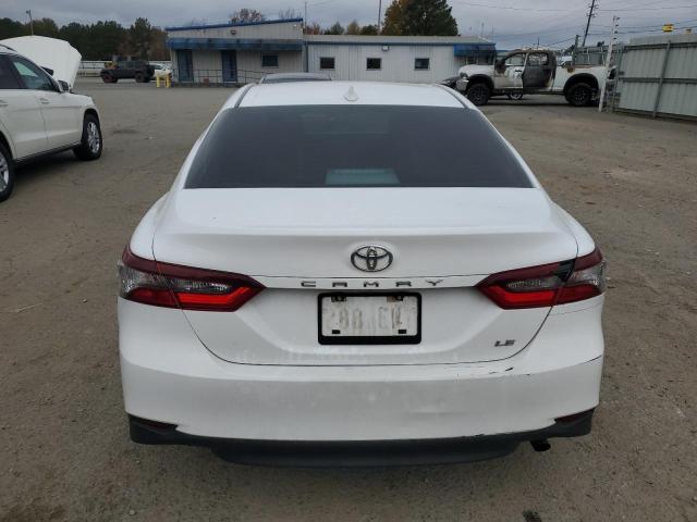 4T1C11AK3MU582623 - 2021 TOYOTA CAMRY LE WHITE photo 6