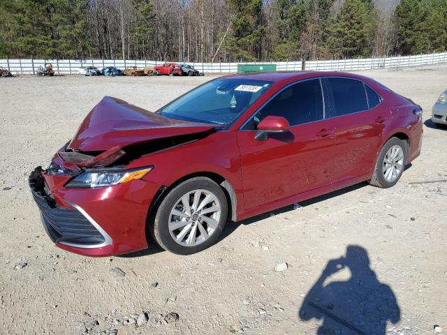 4T1C11AK6NU067150 - 2022 TOYOTA CAMRY LE RED photo 1