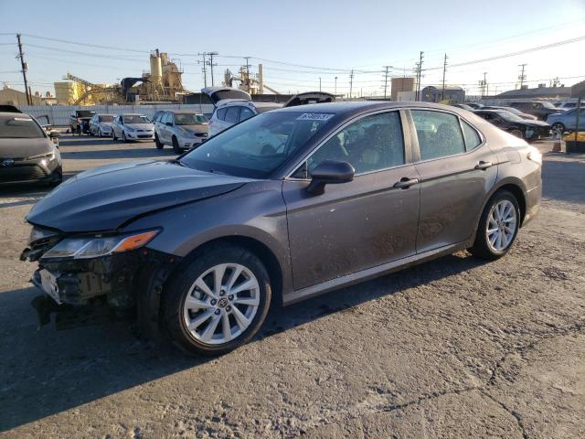 4T1C11AK8NU001618 - 2022 TOYOTA CAMRY LE GRAY photo 1