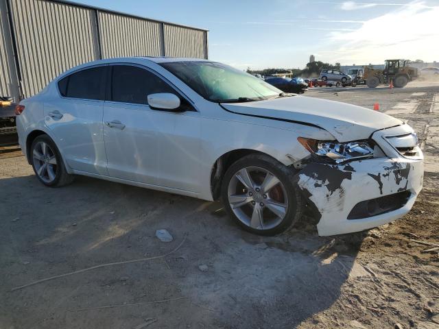 19VDE1F78DE014909 - 2013 ACURA ILX 20 TECH WHITE photo 4