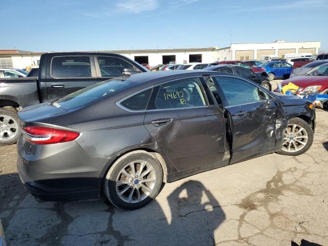 3FA6P0HD0HR114692 - 2017 FORD FUSION SE GRAY photo 3