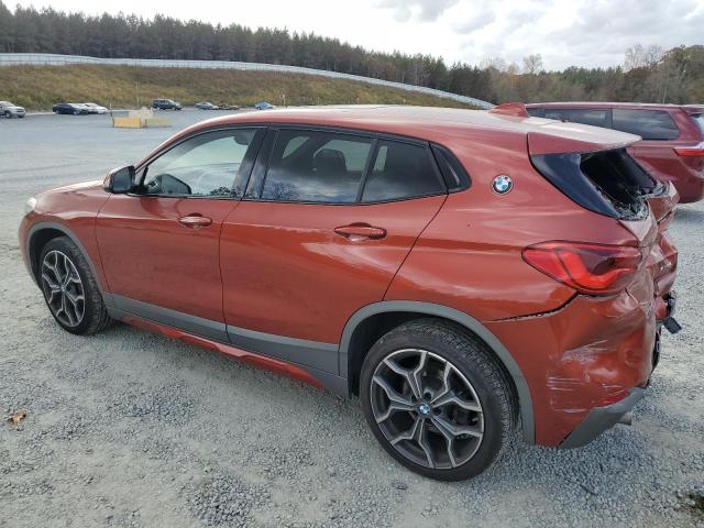 WBXYJ1C01L5N94884 - 2020 BMW X2 XDRIVE28I ORANGE photo 2