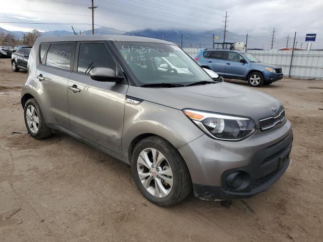 KNDJN2A25H7488270 - 2017 KIA SOUL GRAY photo 4