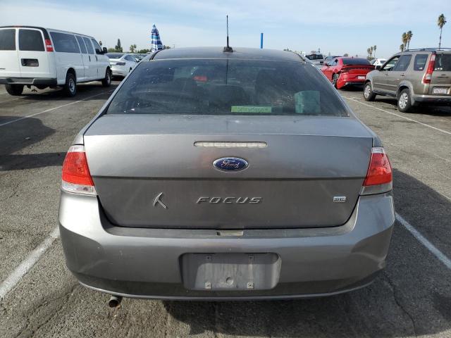 1FAHP3FN5AW225957 - 2010 FORD FOCUS SE GRAY photo 6