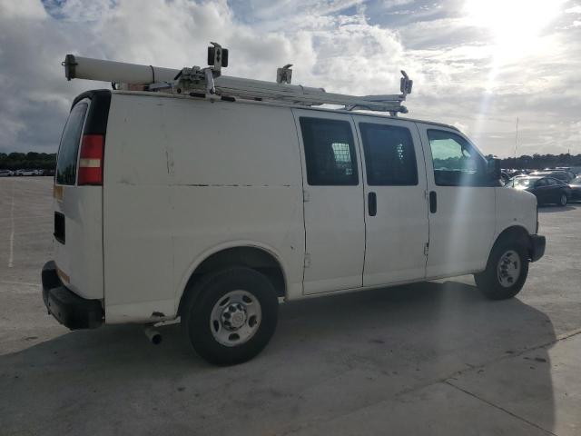 1GCWGFCA8D1141279 - 2013 CHEVROLET EXPRESS G2 WHITE photo 3