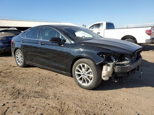 3FA6P0HD2HR306356 - 2017 FORD FUSION SE BLACK photo 4