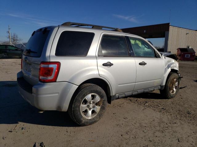 1FMCU03719KA20653 - 2009 FORD ESCAPE XLT SILVER photo 3