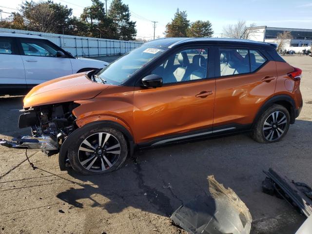 3N1CP5CU7KL525585 - 2019 NISSAN KICKS S ORANGE photo 1