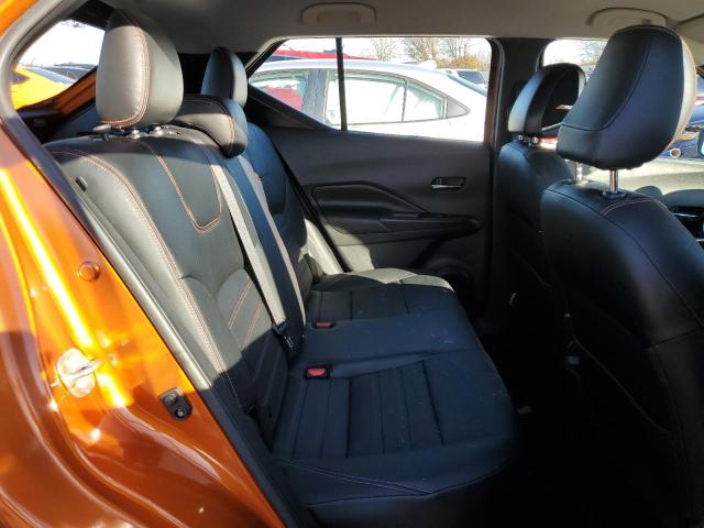 3N1CP5CU7KL525585 - 2019 NISSAN KICKS S ORANGE photo 10