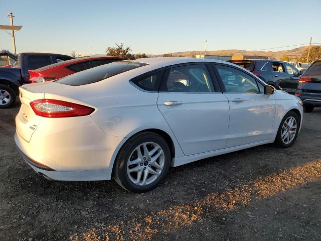 3FA6P0HD0FR209265 - 2015 FORD FUSION SE WHITE photo 3