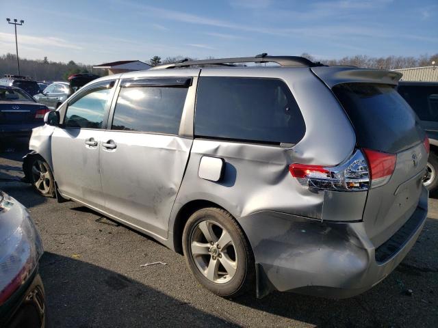 5TDKK3DC5CS248643 - 2012 TOYOTA SIENNA LE SILVER photo 2