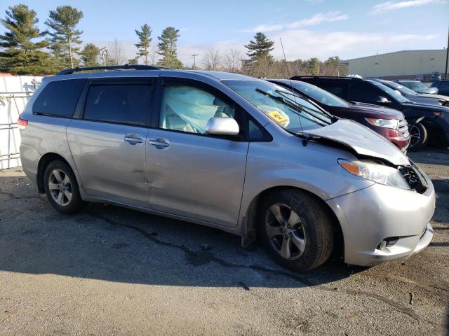 5TDKK3DC5CS248643 - 2012 TOYOTA SIENNA LE SILVER photo 4