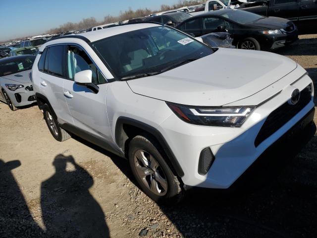 2T3P1RFV7PC339347 - 2023 TOYOTA RAV4 XLE WHITE photo 4