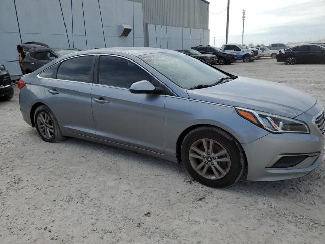 5NPE24AF8GH367042 - 2016 HYUNDAI SONATA SE SILVER photo 4