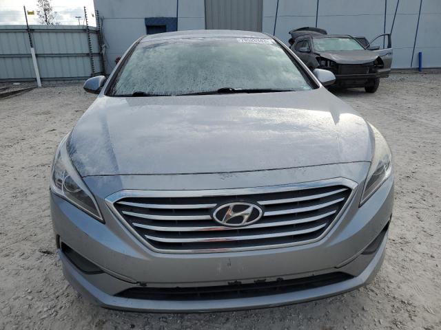 5NPE24AF8GH367042 - 2016 HYUNDAI SONATA SE SILVER photo 5