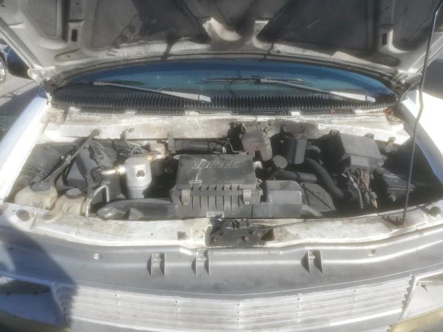 1GCDM19W81B143223 - 2001 CHEVROLET ASTRO WHITE photo 11