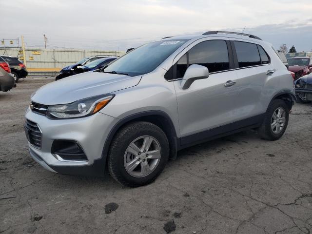 KL7CJPSB6KB913917 - 2019 CHEVROLET TRAX 1LT SILVER photo 1