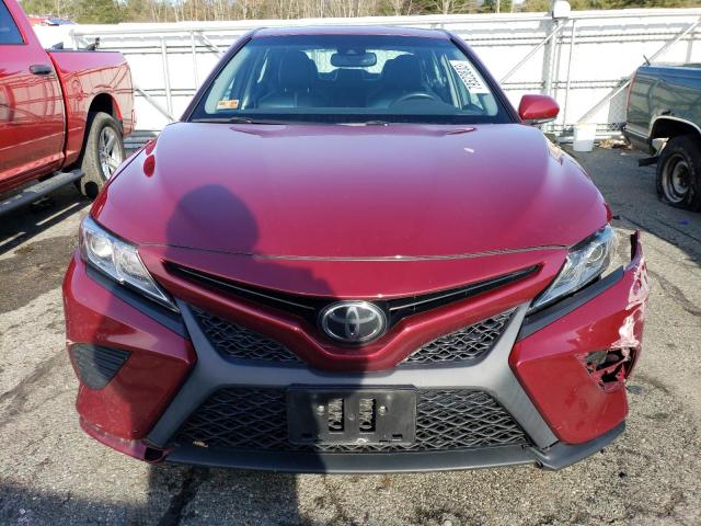 4T1B11HK2JU656871 - 2018 TOYOTA CAMRY L RED photo 5