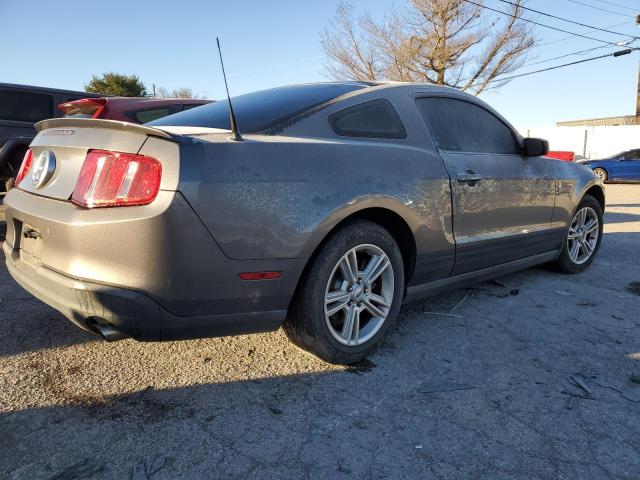1ZVBP8AN2A5120378 - 2010 FORD MUSTANG GRAY photo 3