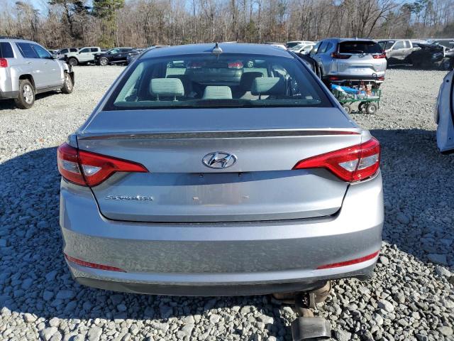 5NPE24AF9HH502305 - 2017 HYUNDAI SONATA SE SILVER photo 6