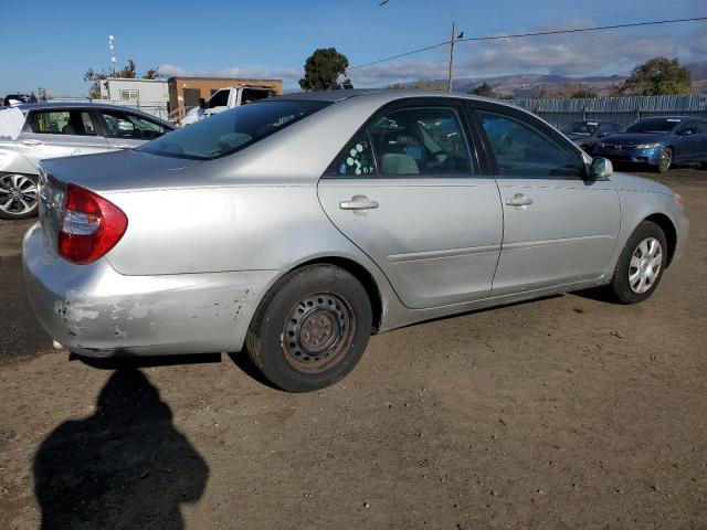 4T1BE32K42U541019 - 2002 TOYOTA CAMRY LE SILVER photo 3