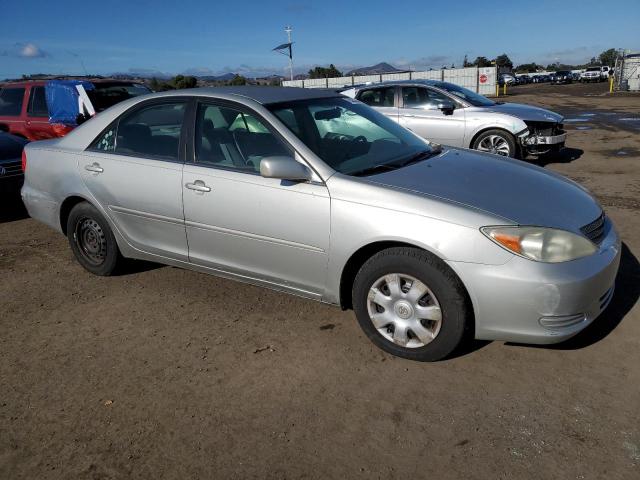 4T1BE32K42U541019 - 2002 TOYOTA CAMRY LE SILVER photo 4