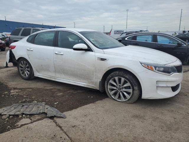 5XXGT4L33JG261240 - 2018 KIA OPTIMA LX WHITE photo 4