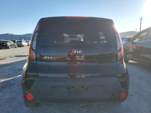 KNDJN2A29G7334143 - 2016 KIA SOUL BLACK photo 6