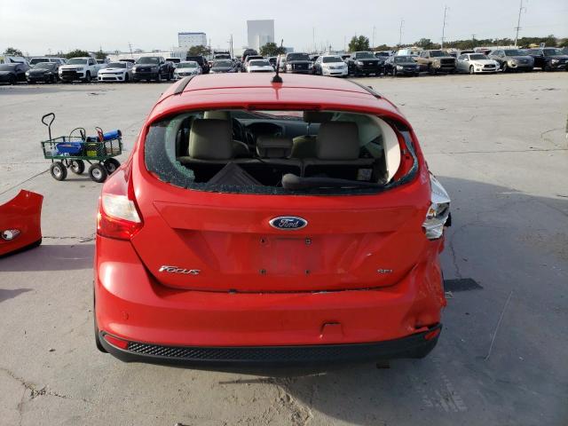 1FAHP3M28CL260439 - 2012 FORD FOCUS SEL RED photo 6