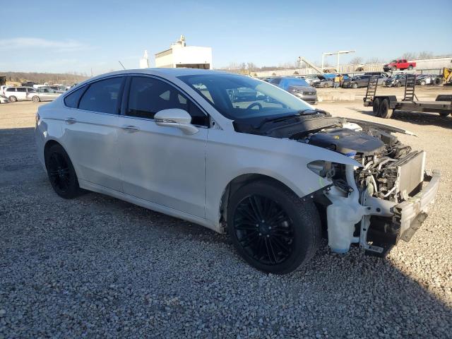 3FA6P0H91GR173969 - 2016 FORD FUSION SE WHITE photo 4