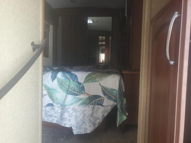 4YDF39128F4700546 - 2015 KEYSTONE MONTANA CREAM photo 5