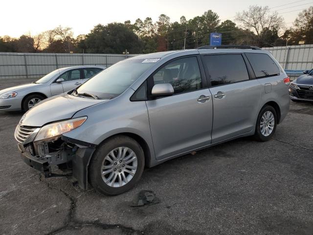 2014 TOYOTA SIENNA XLE, 