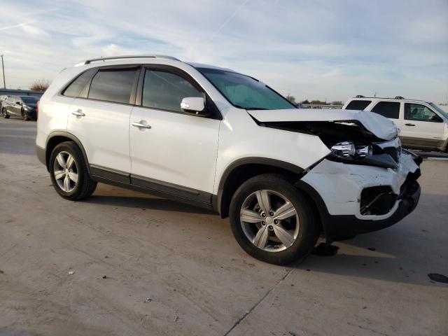 5XYKU3A60DG398263 - 2013 KIA SORENTO EX WHITE photo 4