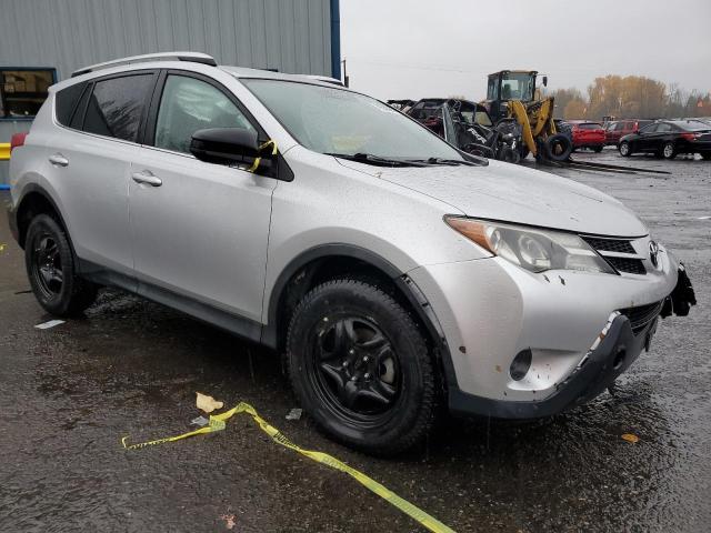 2T3BFREV1FW231154 - 2015 TOYOTA RAV4 LE SILVER photo 4