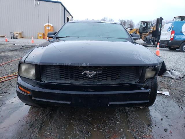 1ZVFT80N865179344 - 2006 FORD MUSTANG BLACK photo 5