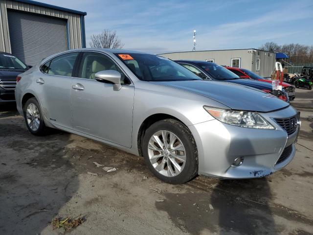 JTHBW1GG8D2002622 - 2013 LEXUS ES 300H SILVER photo 4