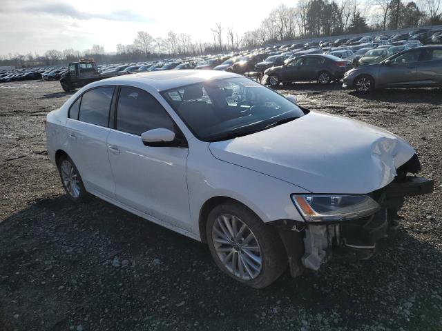 3VWLL7AJ6DM356523 - 2013 VOLKSWAGEN JETTA TDI WHITE photo 4