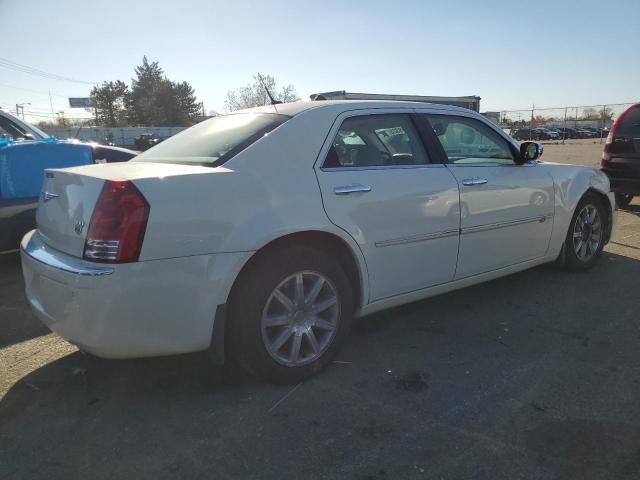 2C3LA63H68H142198 - 2008 CHRYSLER 300C WHITE photo 3