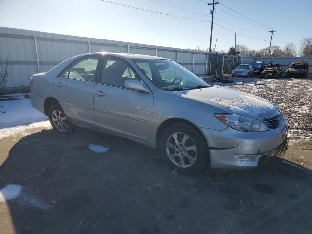 4T1BE32K25U423359 - 2005 TOYOTA CAMRY LE SILVER photo 4