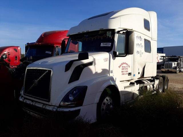 4V4NC9EH4GN954767 - 2016 VOLVO VN VNL WHITE photo 2