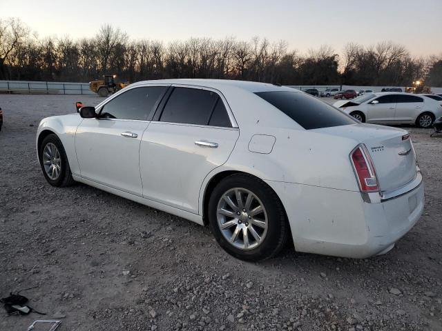 2C3CCAET5DH532539 - 2013 CHRYSLER 300C WHITE photo 2