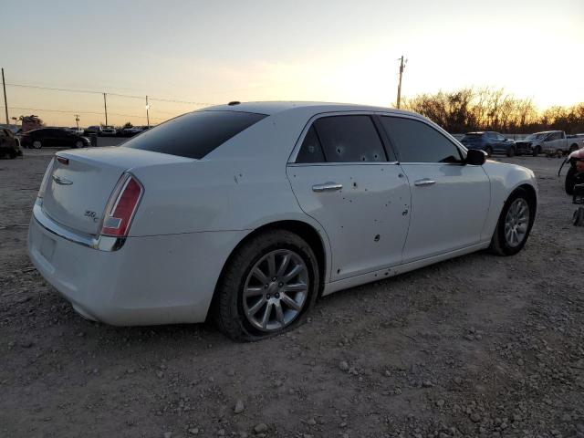 2C3CCAET5DH532539 - 2013 CHRYSLER 300C WHITE photo 3