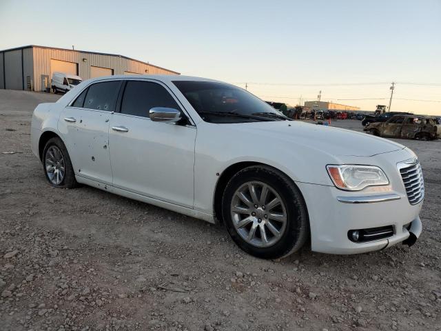 2C3CCAET5DH532539 - 2013 CHRYSLER 300C WHITE photo 4