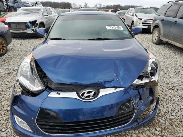 KMHTC6AD8HU320885 - 2017 HYUNDAI VELOSTER BLUE photo 5