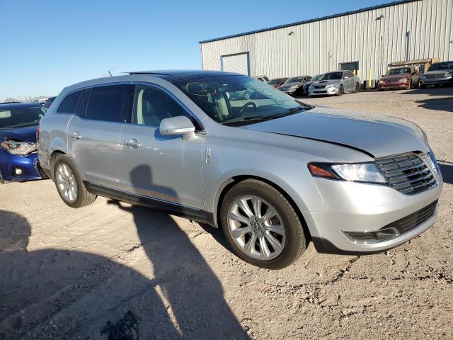 2LMHJ5AT2HBL00932 - 2017 LINCOLN MKT SILVER photo 4