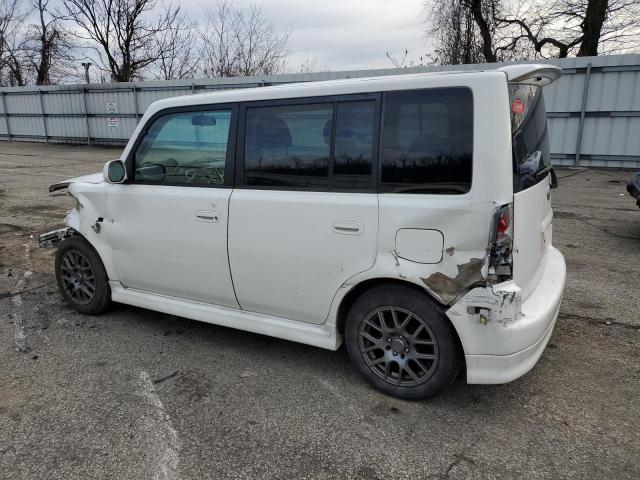 JTLKT324X64096226 - 2006 TOYOTA SCION XB WHITE photo 2