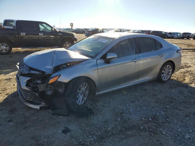 4T1R11AK9NU622876 - 2022 TOYOTA CAMRY LE SILVER photo 1