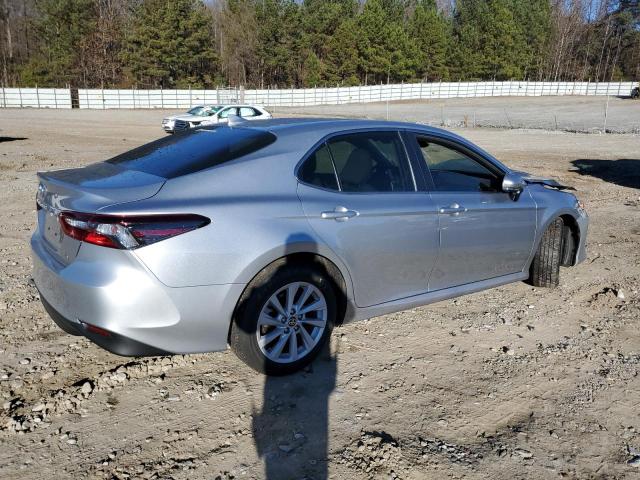 4T1R11AK9NU622876 - 2022 TOYOTA CAMRY LE SILVER photo 3