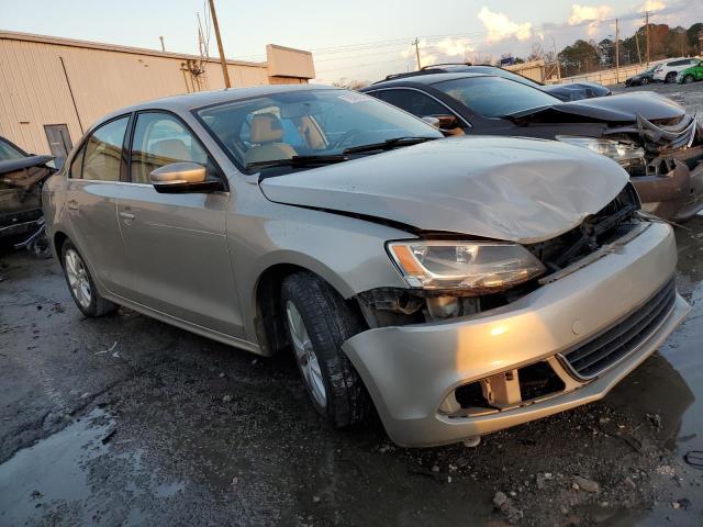 3VWDP7AJ9DM225434 - 2013 VOLKSWAGEN JETTA SE BEIGE photo 4