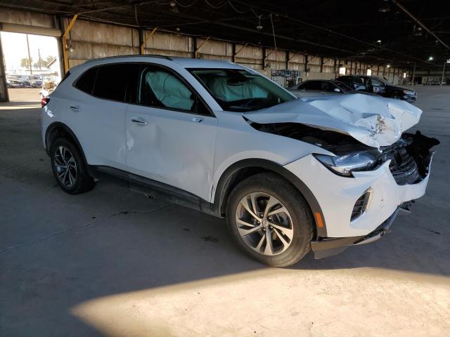 LRBFZNR41PD066013 - 2023 BUICK ENVISION ESSENCE WHITE photo 4